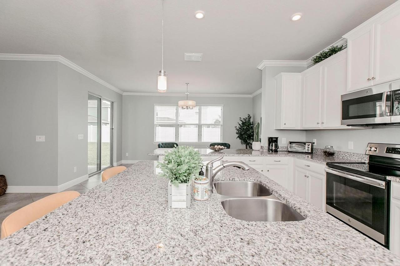 Spacious 4 Bed Home Near Orlando Gated Pool Access Сэнфорд Экстерьер фото
