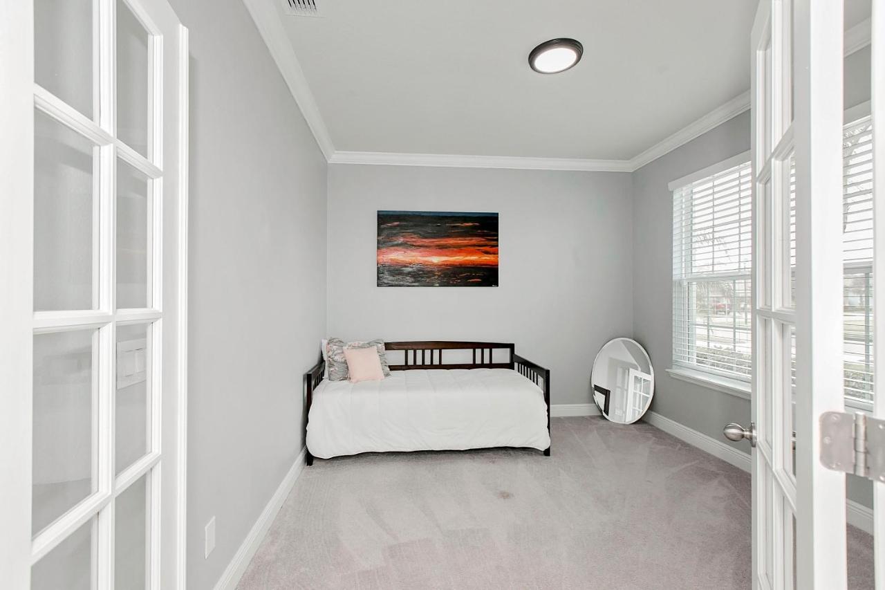 Spacious 4 Bed Home Near Orlando Gated Pool Access Сэнфорд Экстерьер фото